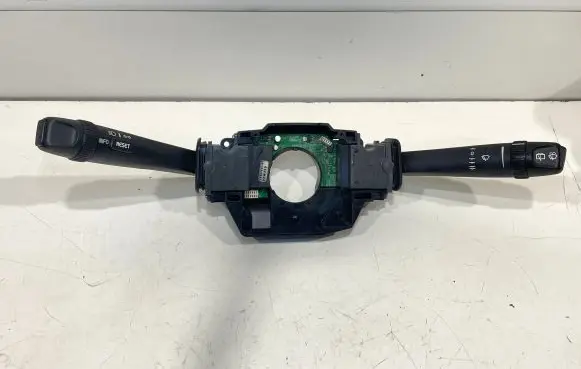 Volvo V70 Wiper turn signal indicator stalk/switch 30658614