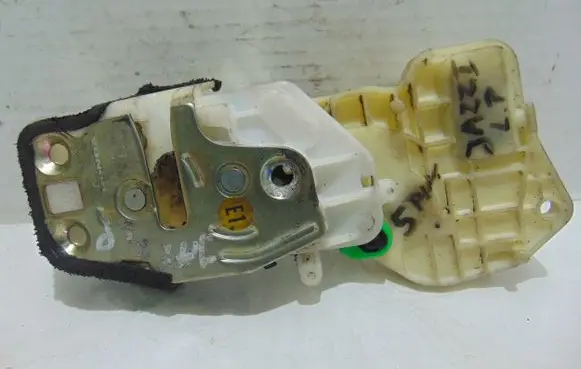 KIA Sportage Front door lock 5pin