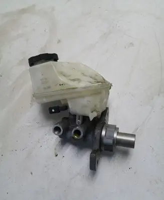 Chevrolet Camaro Brake fluid reservoir 32671497