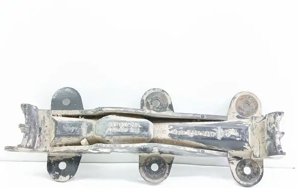 Audi 80 90 B3 Rear bumper mounting bracket 4A0807253 893807253