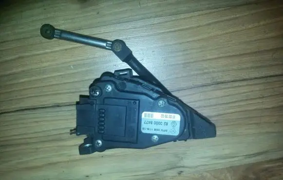 Renault Trafic II (X83) Accelerator throttle pedal 8200008477 6pv008119-15