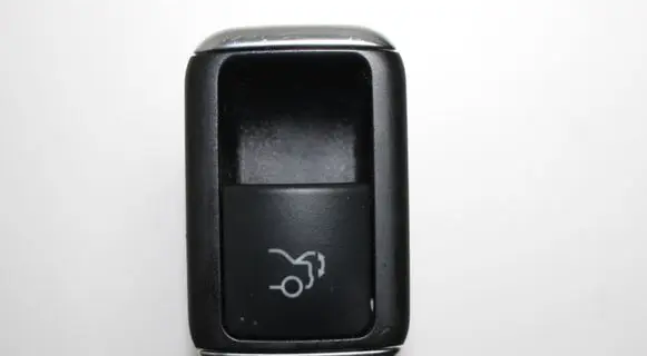 Mercedes-Benz E W212 Tailgate opening switch A2129059300