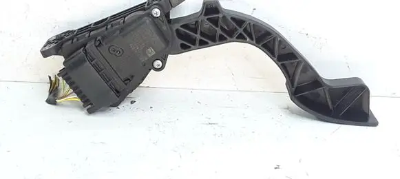 Ford Focus Accelerator throttle pedal 4M519F836AH