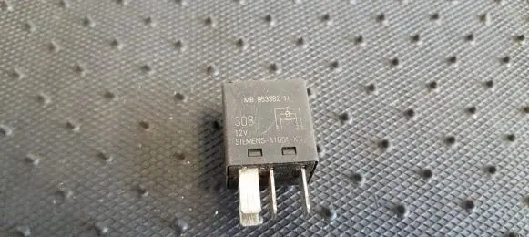 Volvo S40, V40 Other relay MB953382 A1001-X7