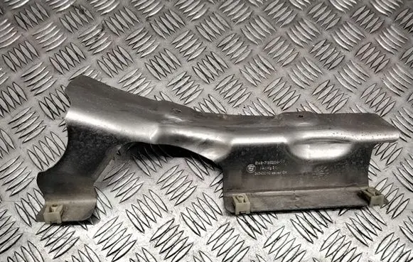 BMW 5 F10 F11 Heat shield in engine bay 7185204