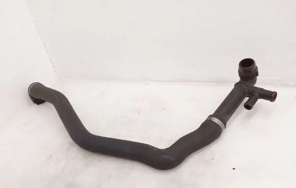Volkswagen PASSAT B8 Engine coolant pipe/hose 5Q0121619D