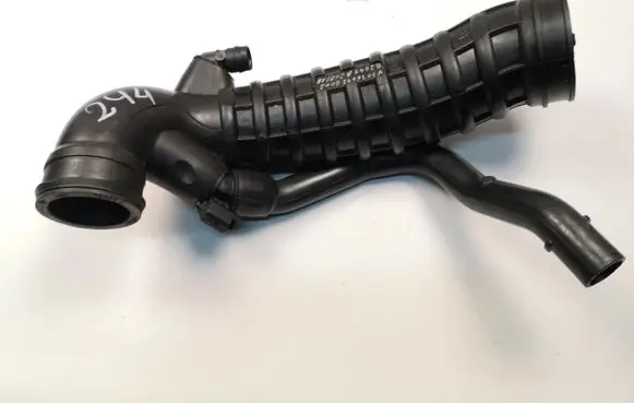 Volkswagen PASSAT B8 Intercooler hose/pipe V757669280