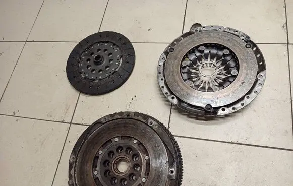 Volvo V70 Clutch set kit 3240195 9480480