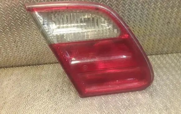 Mercedes-Benz E W210 Tailgate rear/tail lights 2108203964