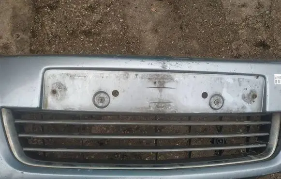 Opel Astra H Front bumper lower grill