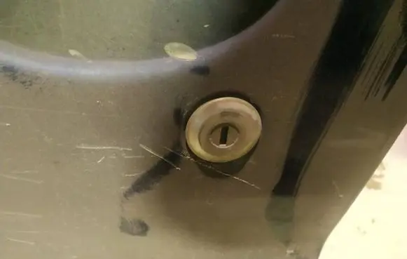 Peugeot 206 Front door lock (next to the handle) 