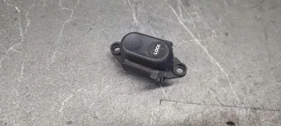 Chrysler PT Cruiser Fog light switch 04671623aa
