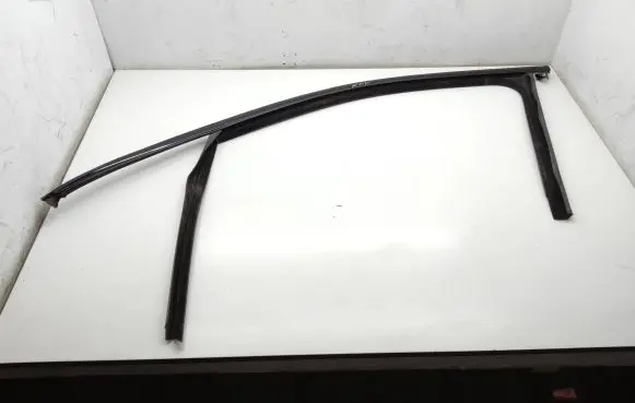 Porsche Cayenne (92A) Rubber seal front door window/glass 7p0837431h