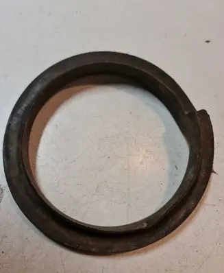 Volvo V70 Front coil spring rubber mount 9157503