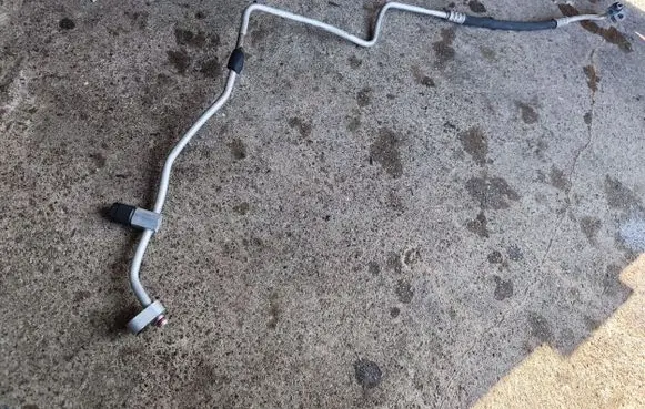 Chrysler 300 - 300C Air conditioning (A/C) pipe/hose