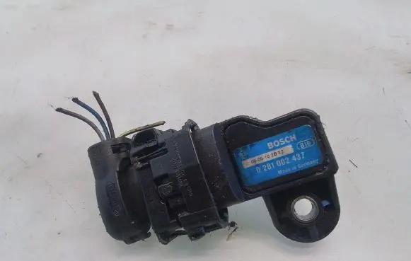 Opel Zafira B Air pressure sensor 0281002437