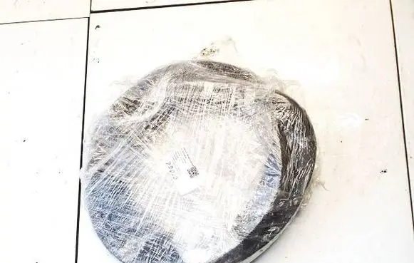 Tesla Model S Trunk rubber seal (body)