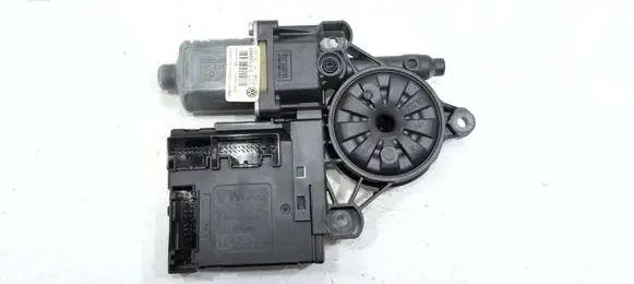 Volkswagen PASSAT B7 Front door window regulator motor 3C0959792C