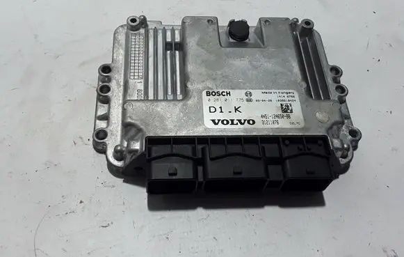 Volvo C30 Engine control unit/module 31211076