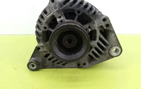 Audi A4 S4 B5 8D Generator/alternator