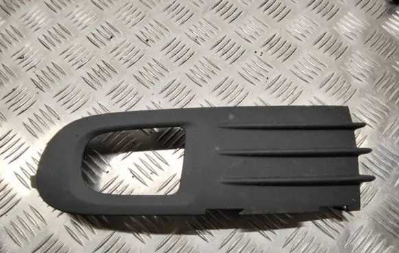 Volvo V50 Front fog light trim/grill 30655884