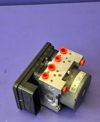 Ford Kuga II ABS Pump GV612C405EE GV612C219FE