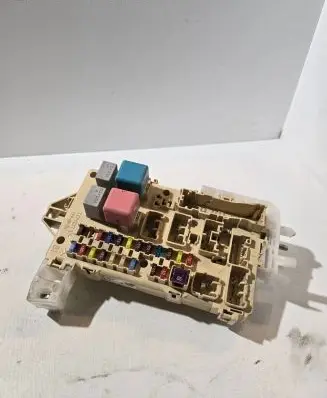 Toyota Corolla Verso AR10 Fuse module 892210F030 905767