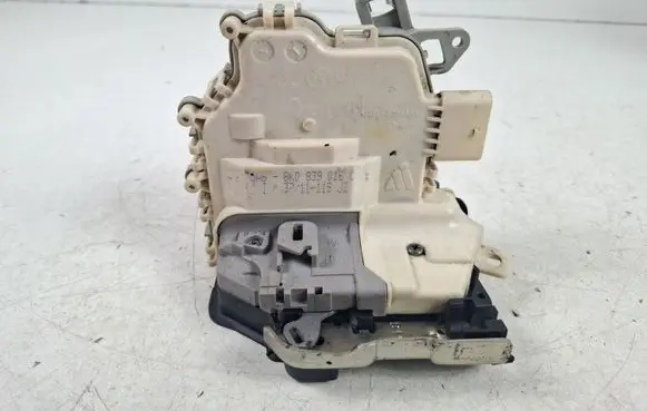 Audi Q7 4L Rear door lock 8K0839016C