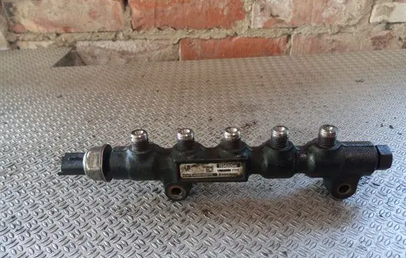 Citroen C4 I Fuel main line pipe 9654592680