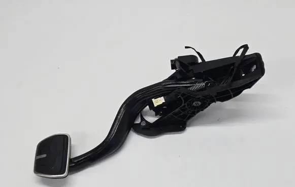 BMW 5 G30 G31 G38 Brake pedal 687428505