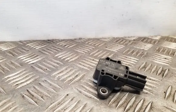Audi A3 S3 8P Airbag deployment crash/impact sensor 8P0955557
