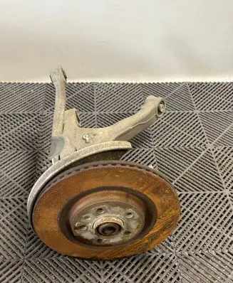 Rear wheel hub spindle/knuckle