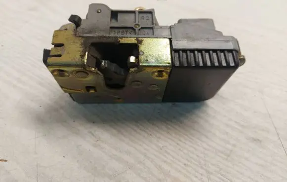 Peugeot 807 Front door lock PBTR1