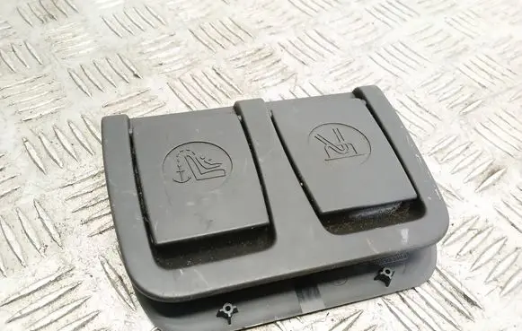 BMW 5 F10 F11 ISOFIX cover 7275089 7275090