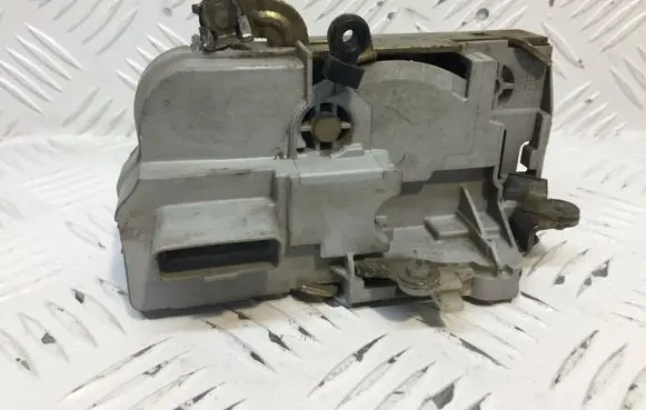 Peugeot Partner Front door lock