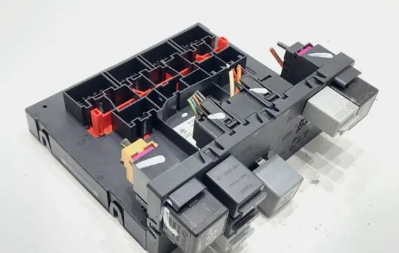 Volkswagen Golf V Other control units/modules 3C0937049AJ