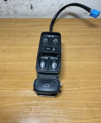 Mercedes-Benz C W203 Electric window control switch 2038200110 C1402