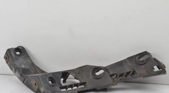 Rear bumper mounting bracket