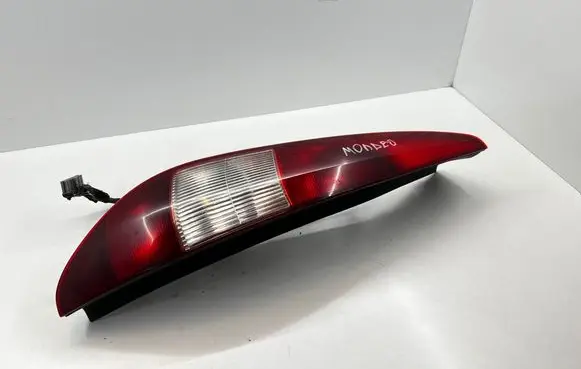 Ford Mondeo Mk III Rear/tail lights 1S7113405C