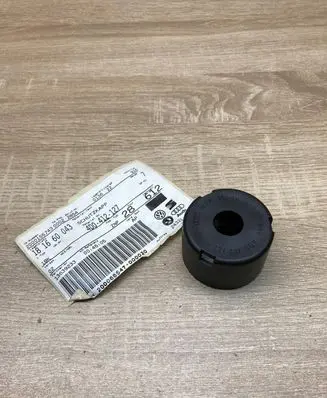 Audi A8 S8 D3 4E Lower shock absorber bracket 4D0412127