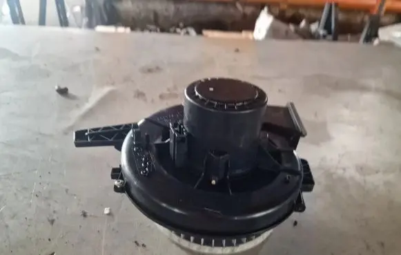 Volkswagen Polo V 6R Heater fan/blower 6Q1819015J