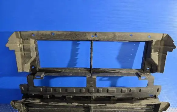 Ford Mondeo MK V Front bumper upper radiator grill DS738472EE