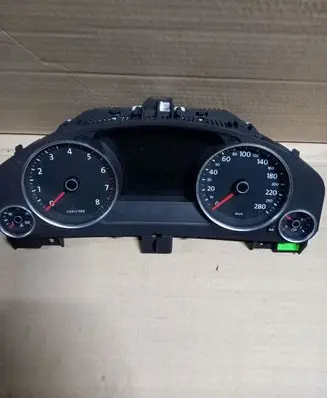 Volkswagen Touareg III Speedometer (instrument cluster) 7P6920880N