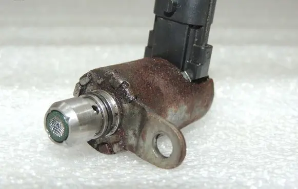 Suzuki SX4 S-Cross Oil pressure sensor 320873060 1611162M00