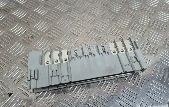 Lexus GS 300 350 430 450H Fuse module 8262030160