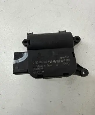 Volkswagen Golf V Air flap motor/actuator 1K0907511 983389HF