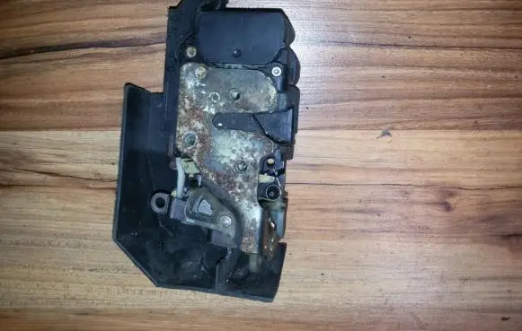 Alfa Romeo 156 Front door lock 16828896