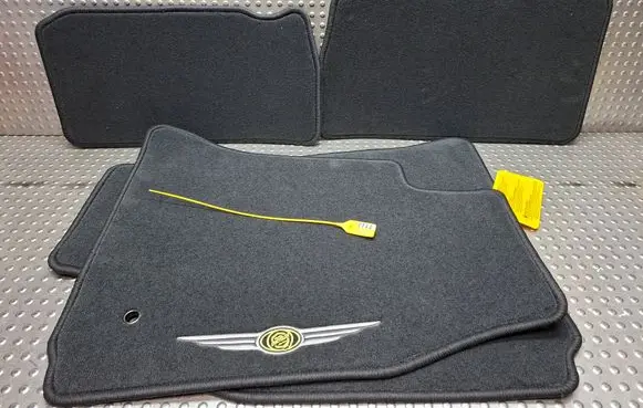 Chrysler 300 - 300C Car floor mat set 82209300
