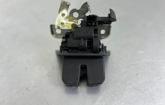 Audi A7 S7 4G Tailgate/trunk/boot lock/catch/latch 8K9927505A