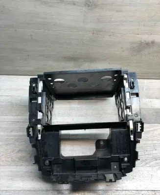 Mercedes-Benz R W251 Radio/GPS head unit trim A2516800014 18111692
